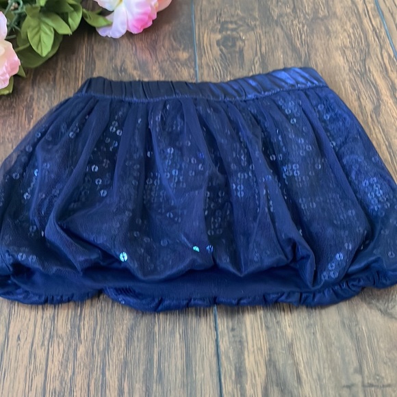 Toddler navy sequin skirt - Picture 3 of 7